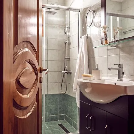 Balcony - Private Pool, Large Groups & Sea View, By Zantewize