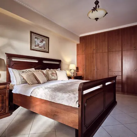 Balcony - Private Pool, Large Groups & Sea View, By Zantewize