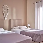Balcony - Private Pool, Large Groups & Sea View, By Zantewize Lithakiá