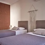 Villa Balcony - Private Pool, Large Groups & Sea View, By Zantewize Lithakiá