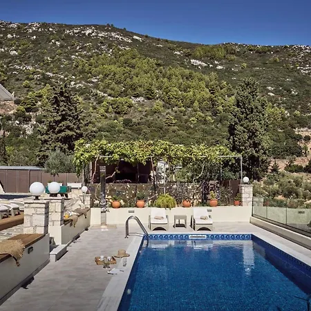 Villa Balcony - Private Pool, Large Groups & Sea View, By Zantewize *