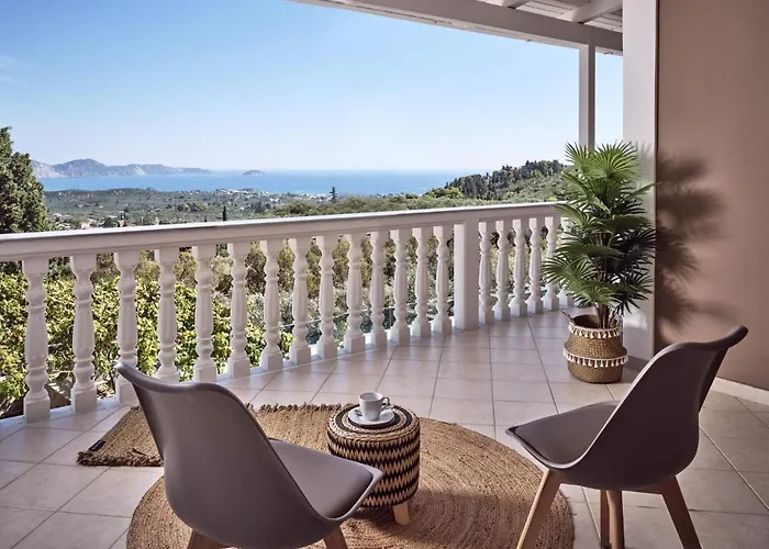 Vila Balcony - Private Pool, Large Groups & Sea View, By Zantewize