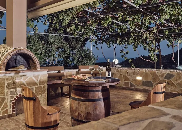Balcony - Private Pool, Large Groups & Sea View, By Zantewize *