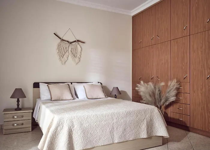 Balcony - Private Pool, Large Groups & Sea View, By Zantewize Vila