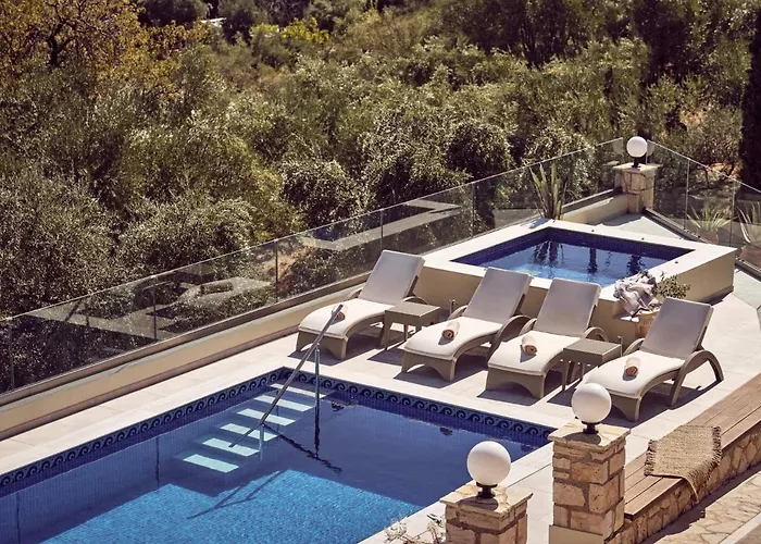 Vila Balcony - Private Pool, Large Groups & Sea View, By Zantewize